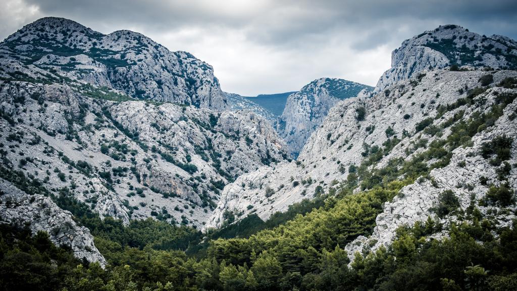 Apartments And Rooms Mare-Monti Starigrad Paklenica Exterior foto